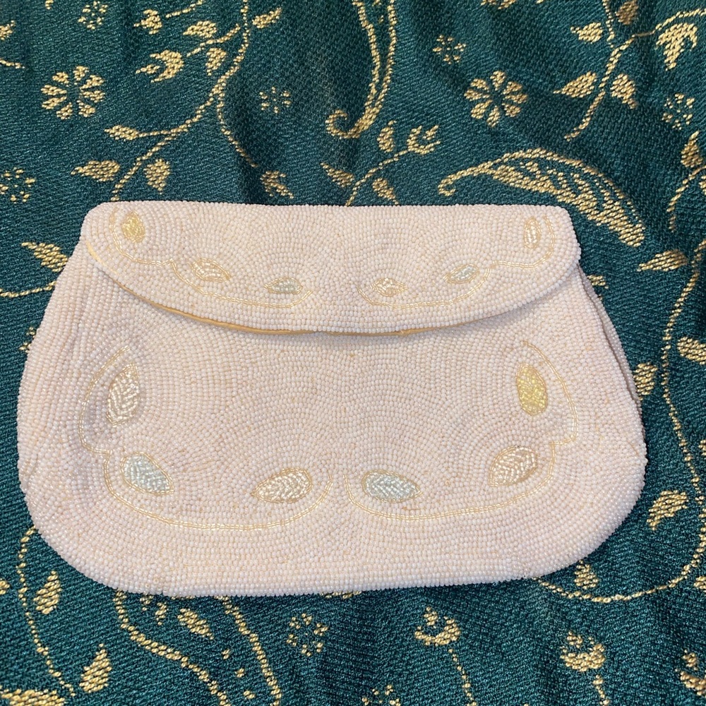 Vintage cream beaded clutch